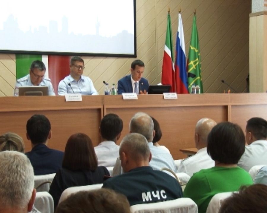 Безопасность жителей во время Сабантуя и детей в летних лагерях обсудили в Альметьевске