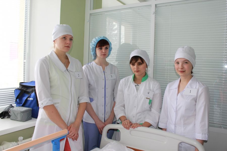 Будущие медики Альметьевска принимают участие в региональном чемпионате