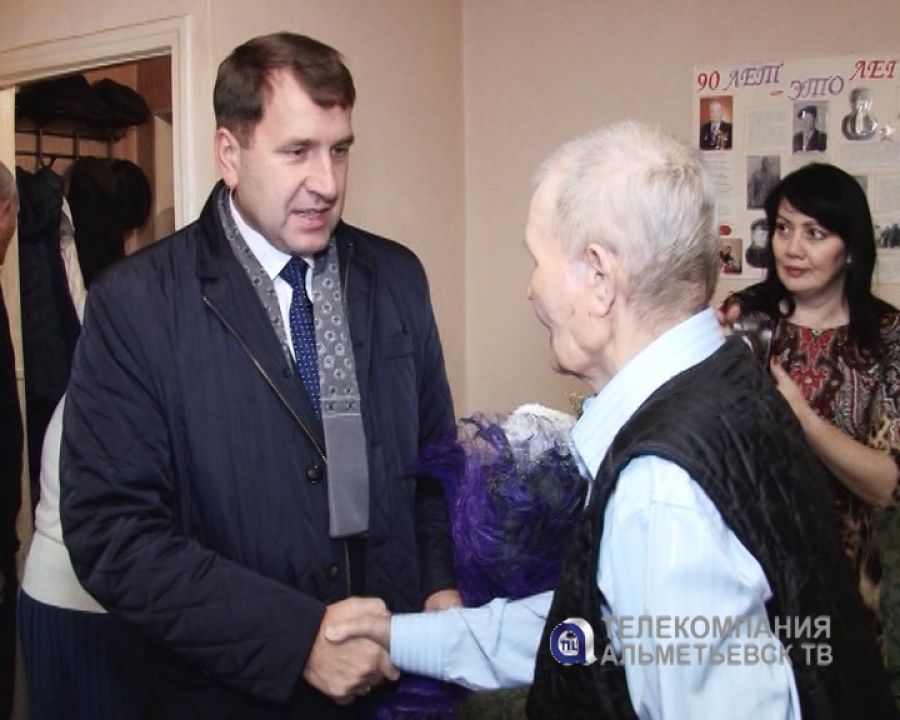 В честь дней Москвы в Татарстане поздравления получил и альметьевский ветеран