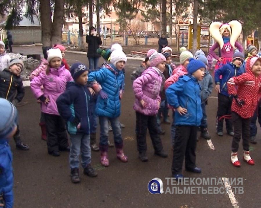День здоровья с подвижными играми провели в альметьевском детском саду