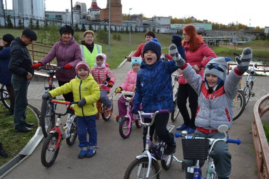 Велогонки между детсадовцами и их родителями прошли в Альметьевске