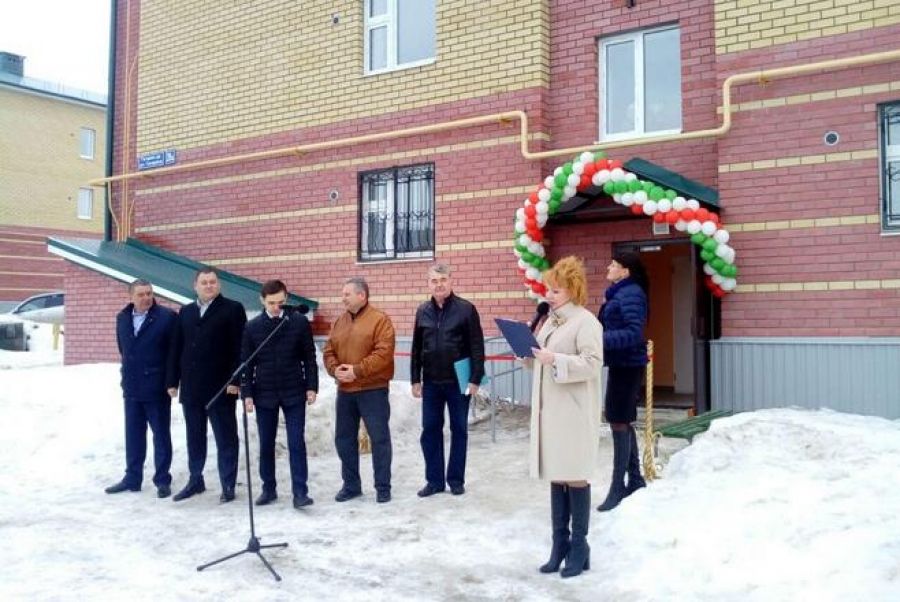 Работники ЗАО «Бирюли» получили квартиры по программе соципотеки
