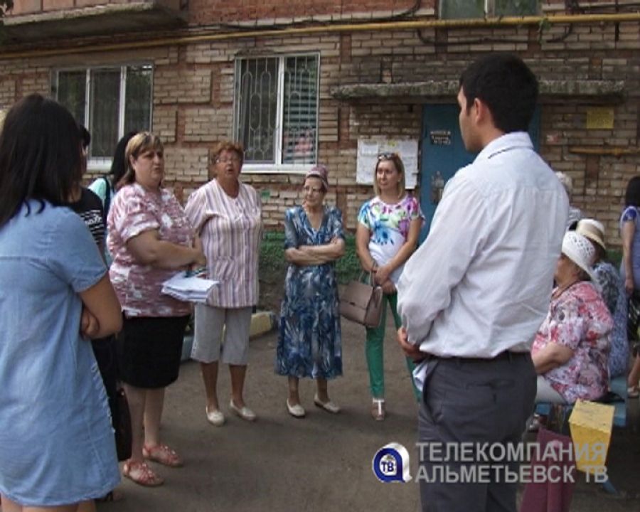 В Альметьевске жители пытаются разобраться в двойном начислении за домофоны