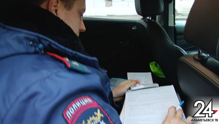 Жительница Альметьевска задолжала 17 тысяч рублей за автоштрафы