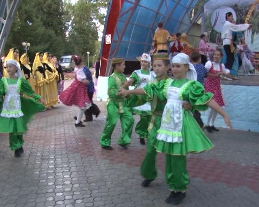 Альметьевск отметил День Республики Татарстан 
