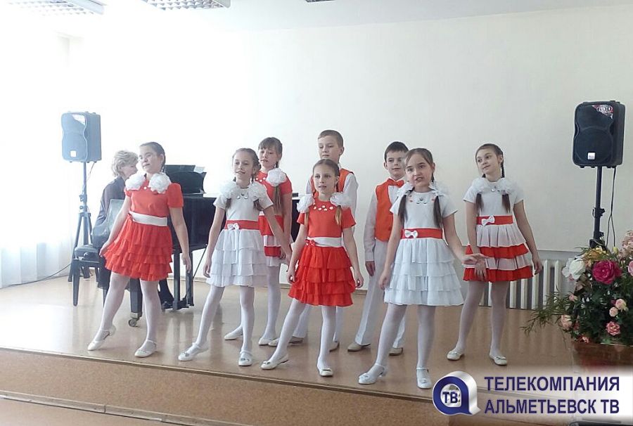 Альметьевск - здесь и сейчас: в музыкальном колледже проходит конкурс юных исполнителей в академической манере