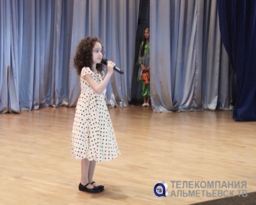 Юные вокалисты Альметьевска выступили в «Звенящей капели»