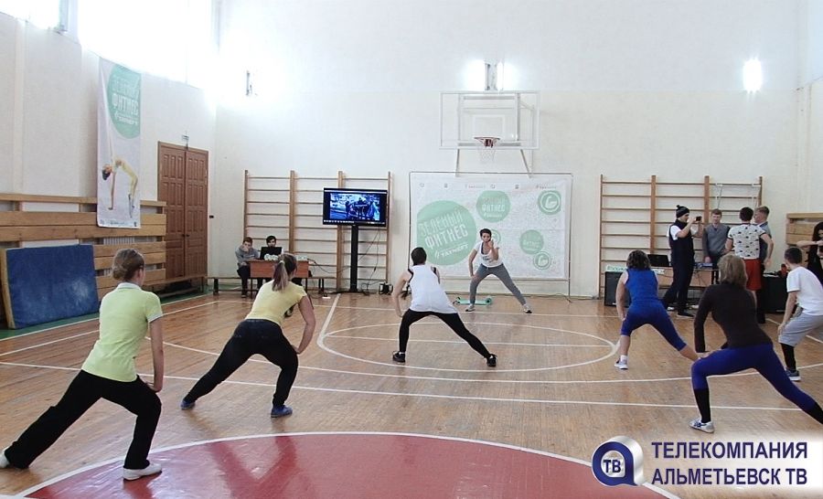 Зимний, но все равно зеленый – в Альметьевске собрались любители популярного проекта «Зеленый фитнес»