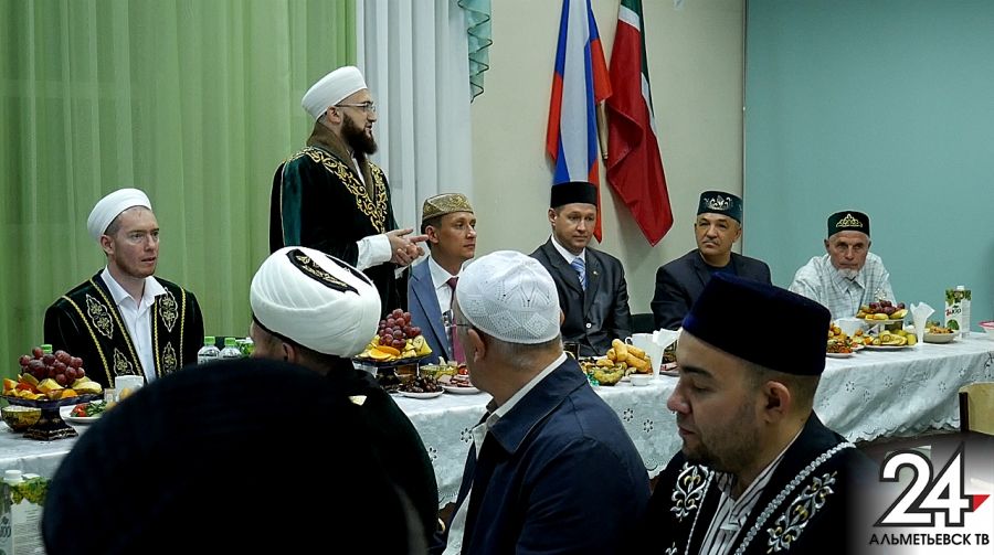 Мусульмане собрались на ифтар в центральной мечети Альметьевска