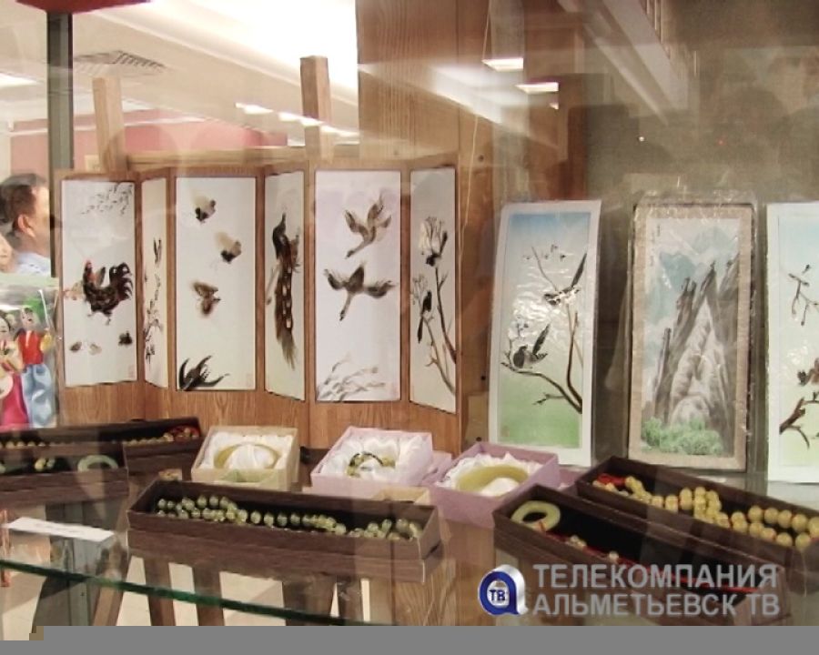 В Альметьевской картинной галерее открылась выставка художников из Северной Кореи