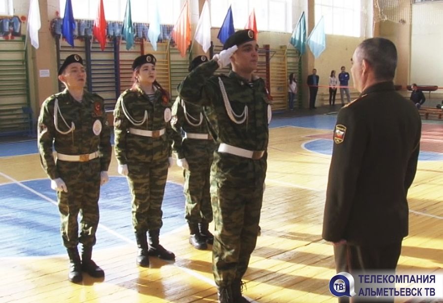 В Альметьевске студенты продемонстрировали военную подготовку 