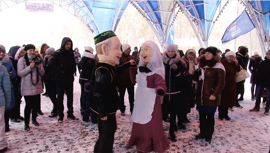 В Альметьевске отметили День народного единства: пели, танцевали и водили хороводы
