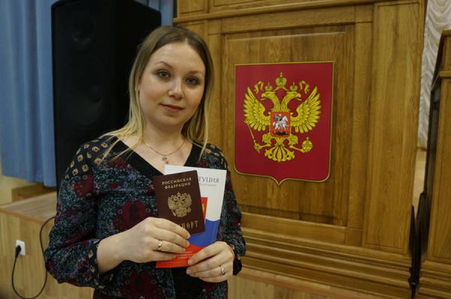 В Альметьевске семь бывших мигрантов присягнули на верность России