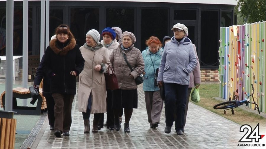 Для пенсионеров провели экскурсию по Альметьевску 