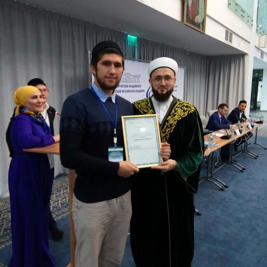 Студент Альметьевского медресе удостоен именной стипендии муфтия Татарстана