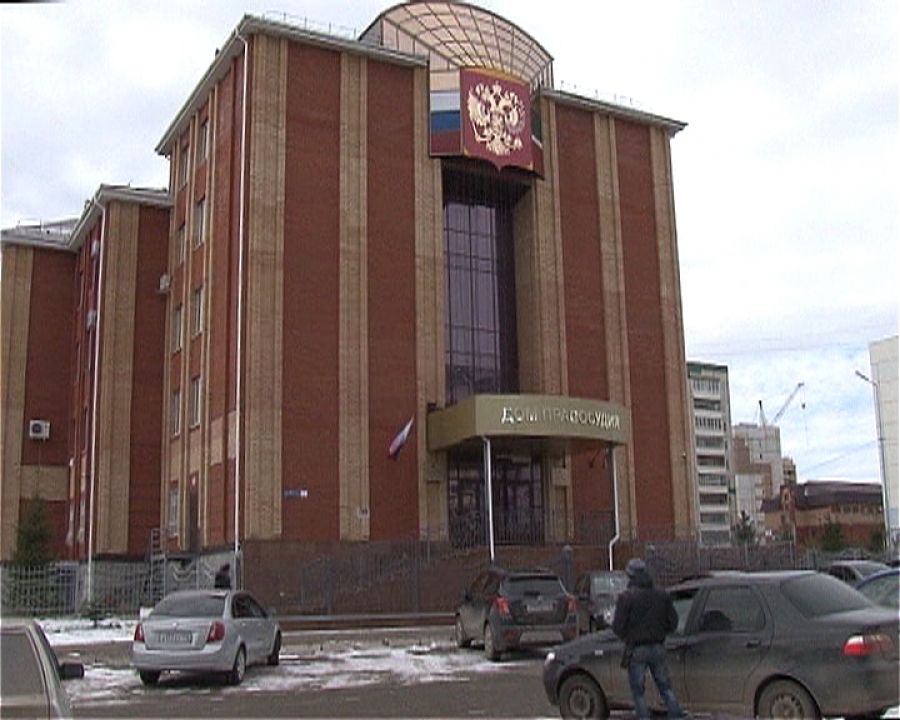 В Альметьевске прошел судебный процесс над лже-полицейским, укравший деньги у ветерана