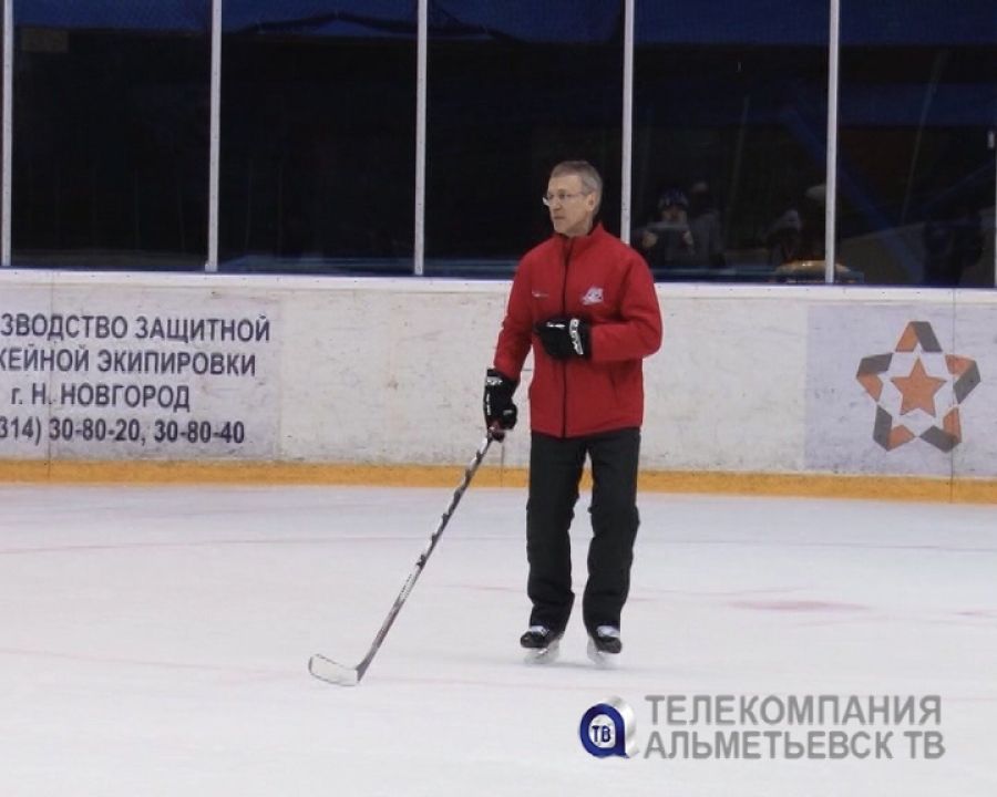 Легендарный хоккеист Игорь Ларионов приехал в Альметьевск