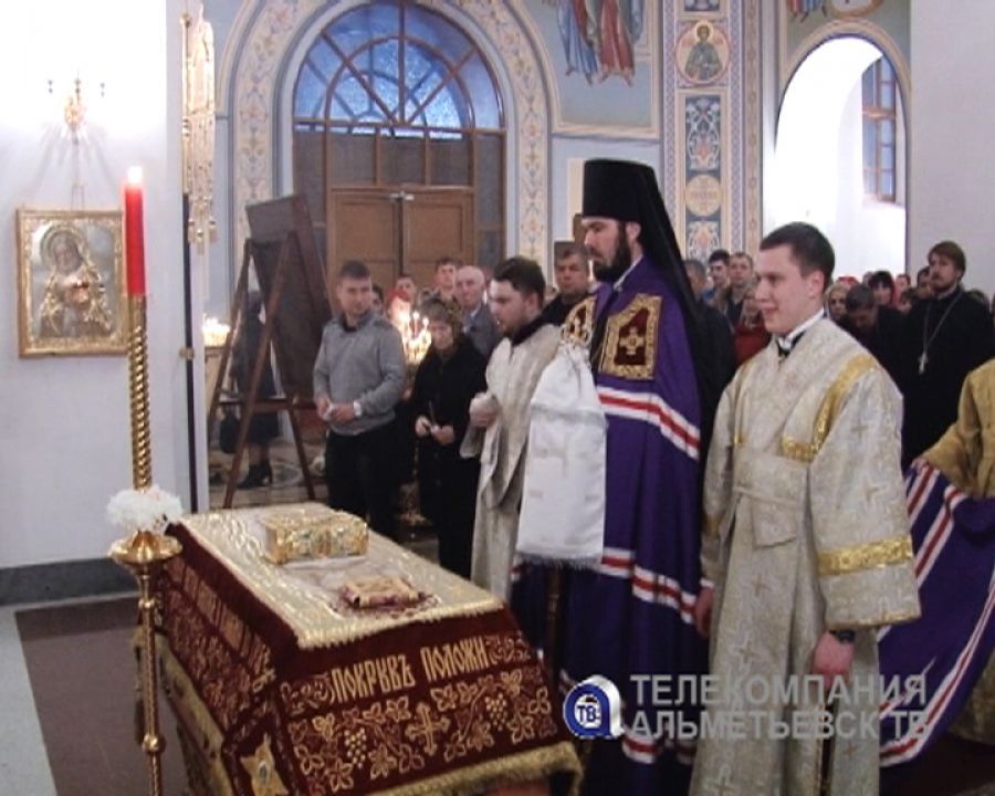 Православные жители Альметьевска встретили главный христианский праздник – Пасху