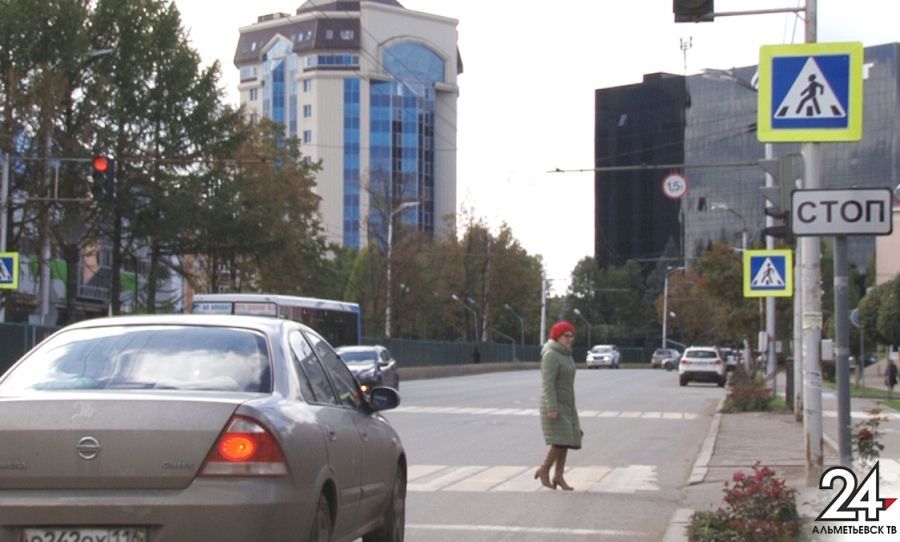 В России увеличился штраф за отказ автомобилистов пропустить пешеходов