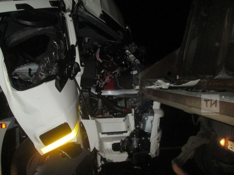 В Татарстане столкнулись два грузовика, есть пострадавший 