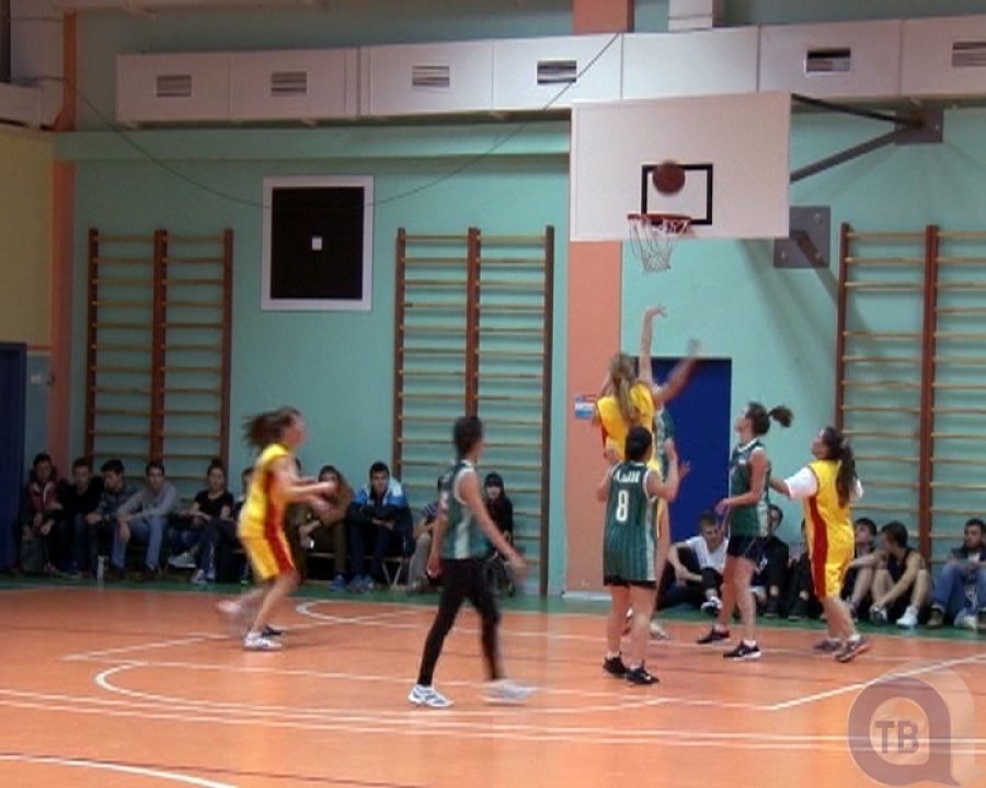 Соревнования Альметьевской молодежной баскетбольной лиги открылись в нефтеграде