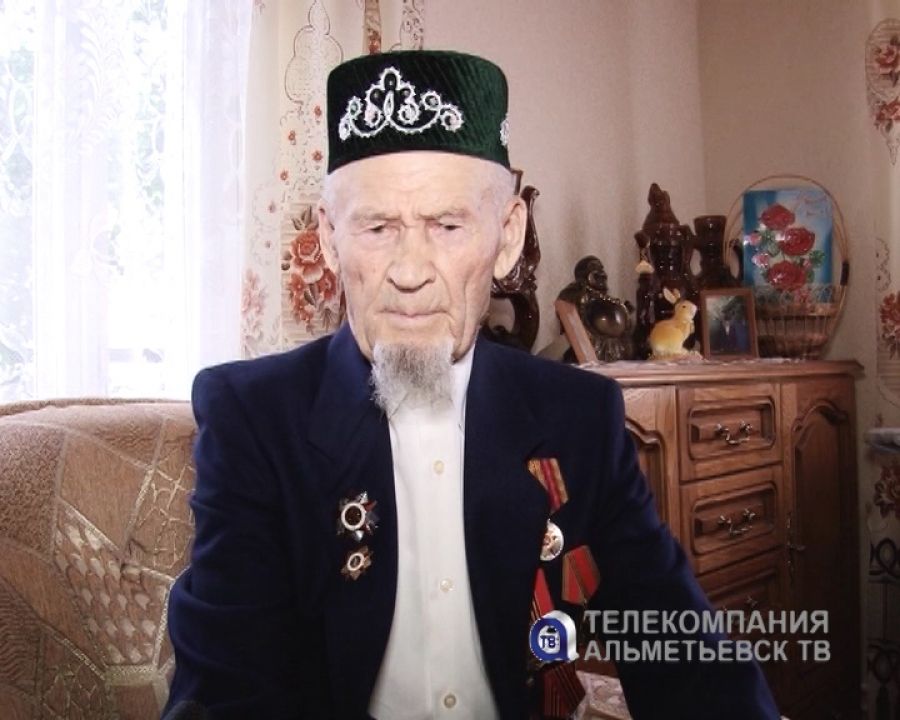 В Альметьевске ветерана войны поздравили с 89-летием