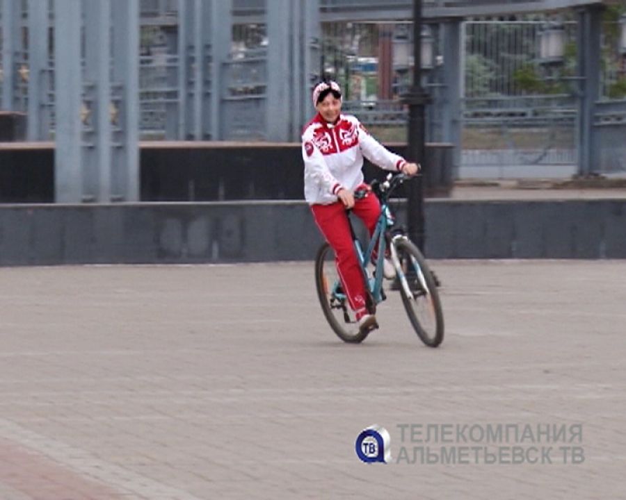 Полвека неразлучна с велосипедом жительница Альметьевска