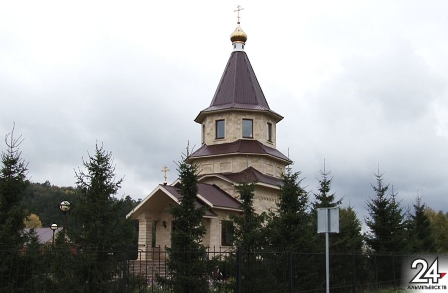 Свято место пусто не бывает: на месте разрушенной церкви в Альметьевском районе появился новый храм