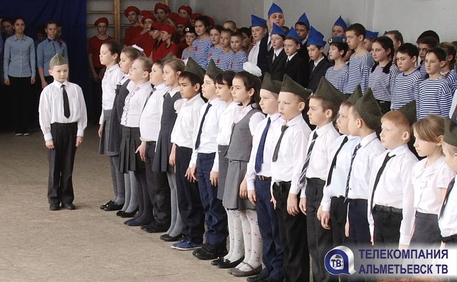 В Лесно-Калейкинской школе Альметьевского района прошел смотр строевой песни