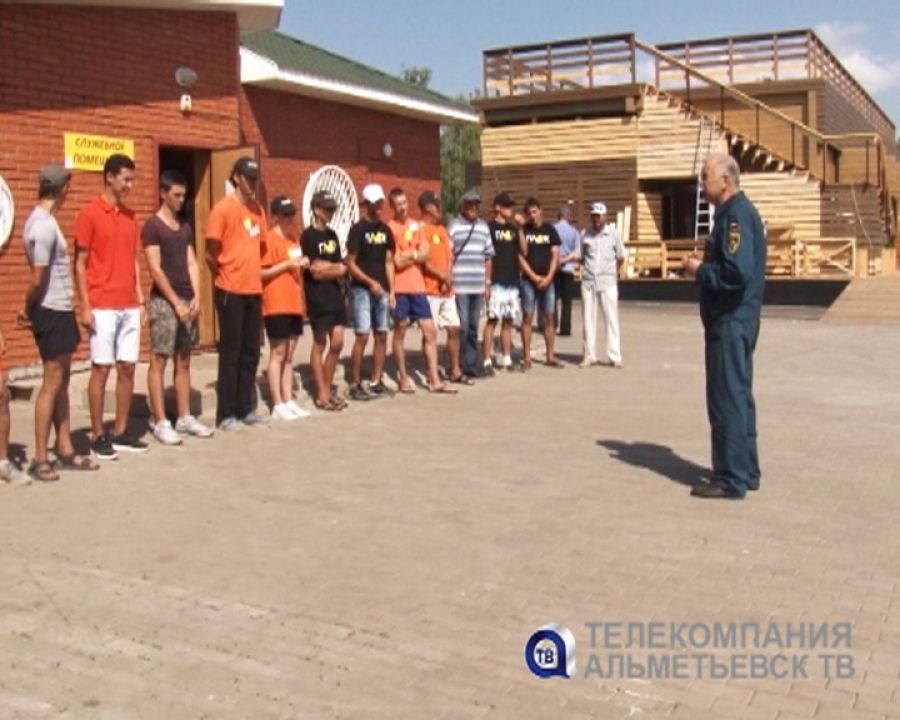 Обучение инструкторов на городском озере в Альметьевске провели сотрудники МЧС