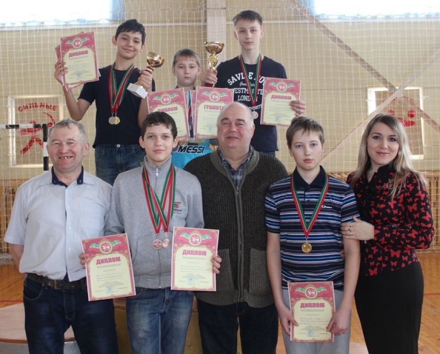 Воспитанники Альметьевской станции юных техников стали чемпионами соревнований по судомоделированию