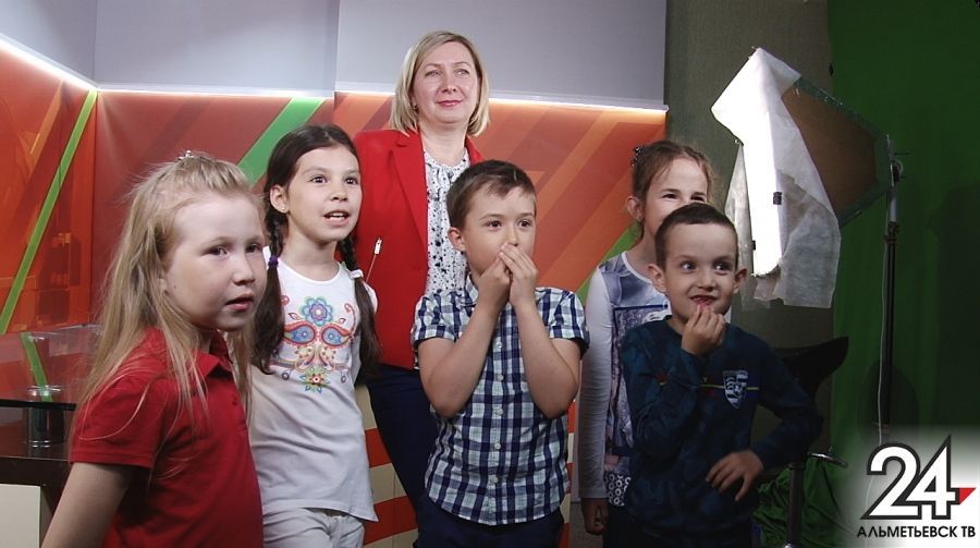 Маленькие телезрители побывали на экскурсии в телекомпании «Альметьевск ТВ»