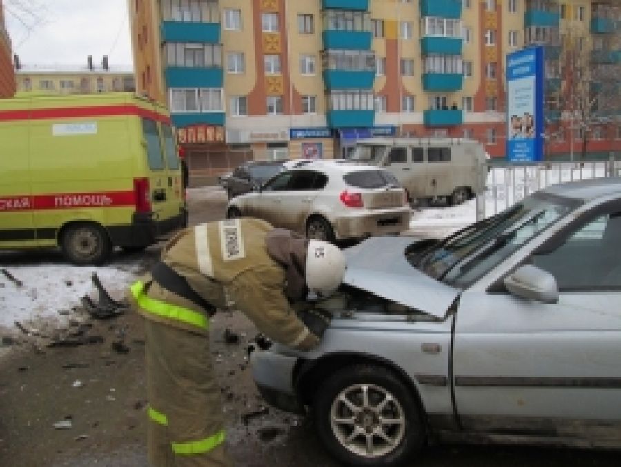 В Альметьевске на улице Фахретдина произошла авария