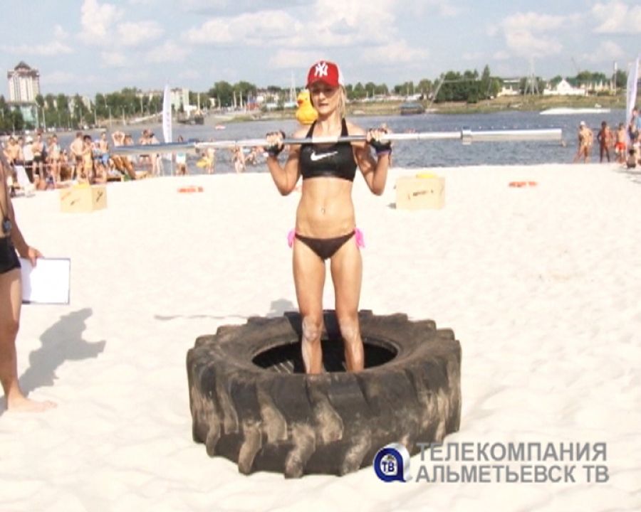 Соревнования по кроссфиту прошли на пляже Альметьевска