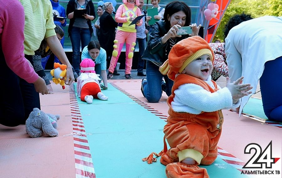 В Альметьевске младенцы соревновались в скорости