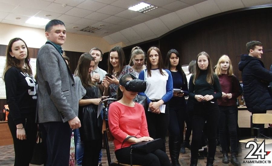 Путешествие в виртуальную реальность альметьевские студенты устроили в День открытых дверей вуза