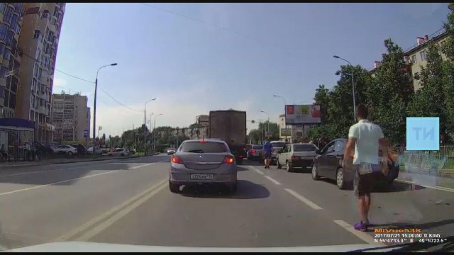 В Татарстане девушка попала под колеса иномарки