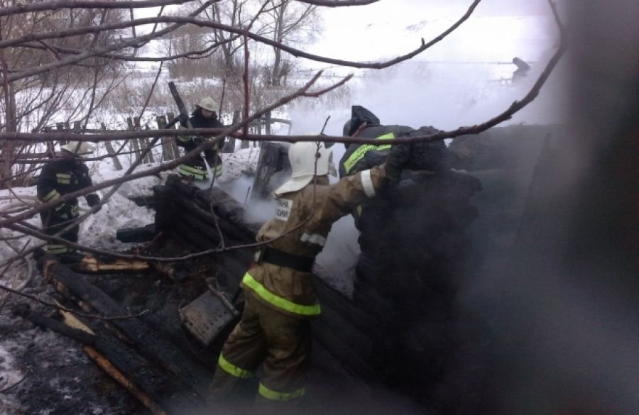 В Альметьевском районе полностью сгорел дом, есть погибший