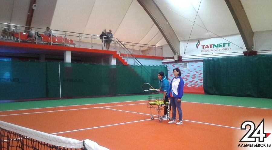 Альметьевск - здесь и сейчас: мастер-класс для детей от легенды тенниса