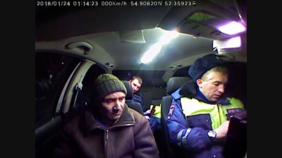 Альметьевские автоинспекторы «по горячим следам» задержали ограбивших таксиста