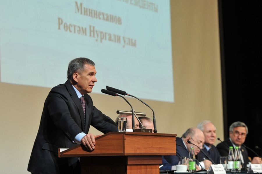Минниханов призвал татарских предпринимателей продавать продукцию через Интернет