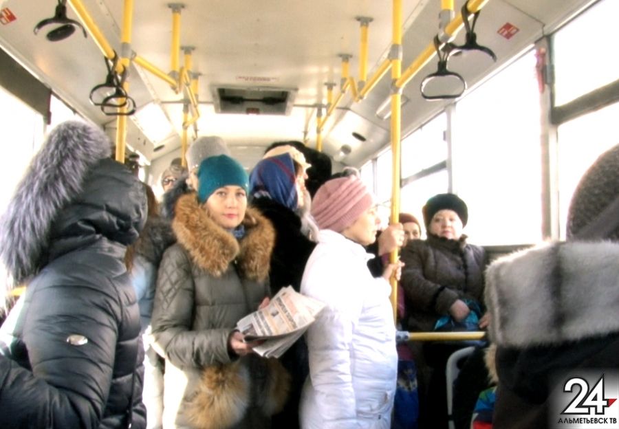 Правовой автобус проехал по Альметьевску во Всемирный день защиты прав потребителей