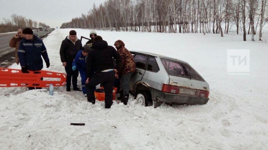 Три человека пострадали в аварии в Татарстане