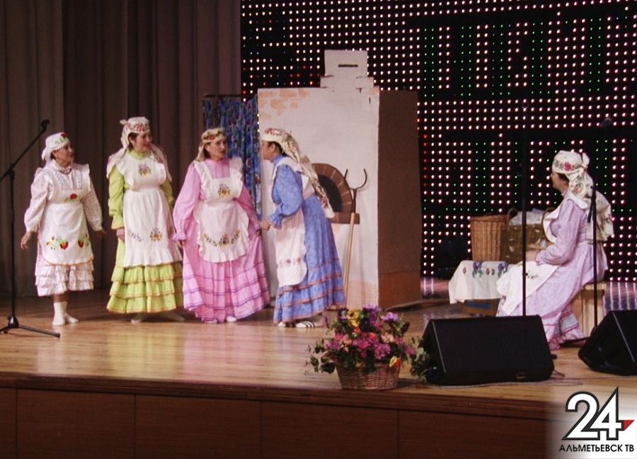 В Альметьевске прошел гала-концерт фестиваля «Живая нить традиций»