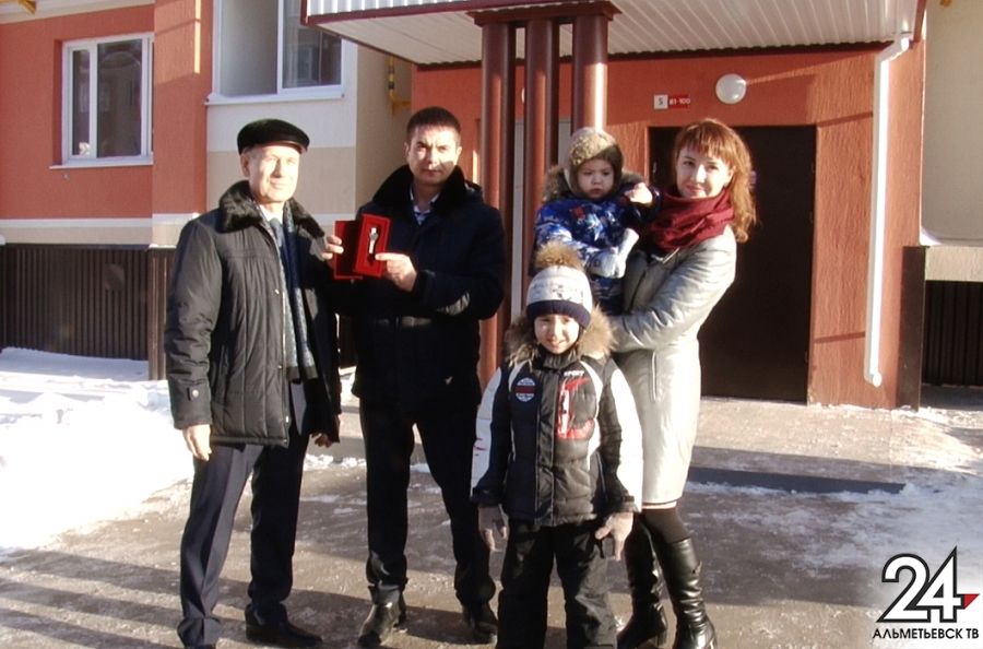 Семьям с детьми в Альметьевске разъяснят условия участия в ипотечной программе
