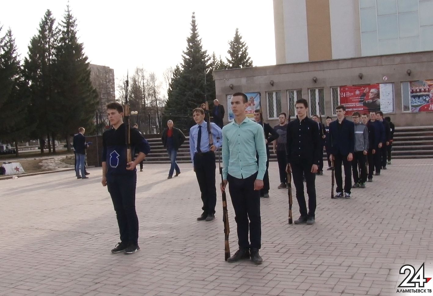 Особый номер на 9 мая в Альметьевске готовят ребята из роты почетного караула