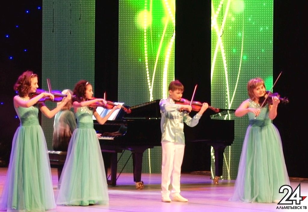 В Альметьевске прошел гала-концерт нового сезона фестиваля «Страна поющего соловья»
