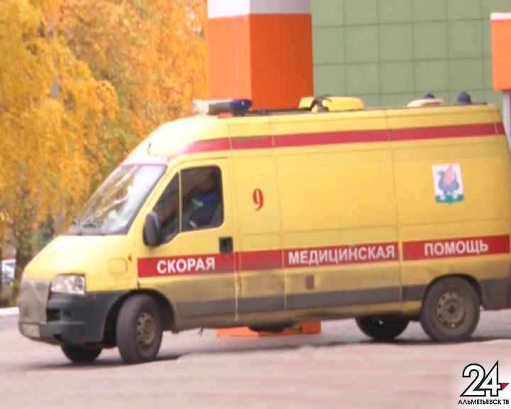 Сотрудники МЧС Татарстана помогли медикам «скорой» спасти пожилую женщину