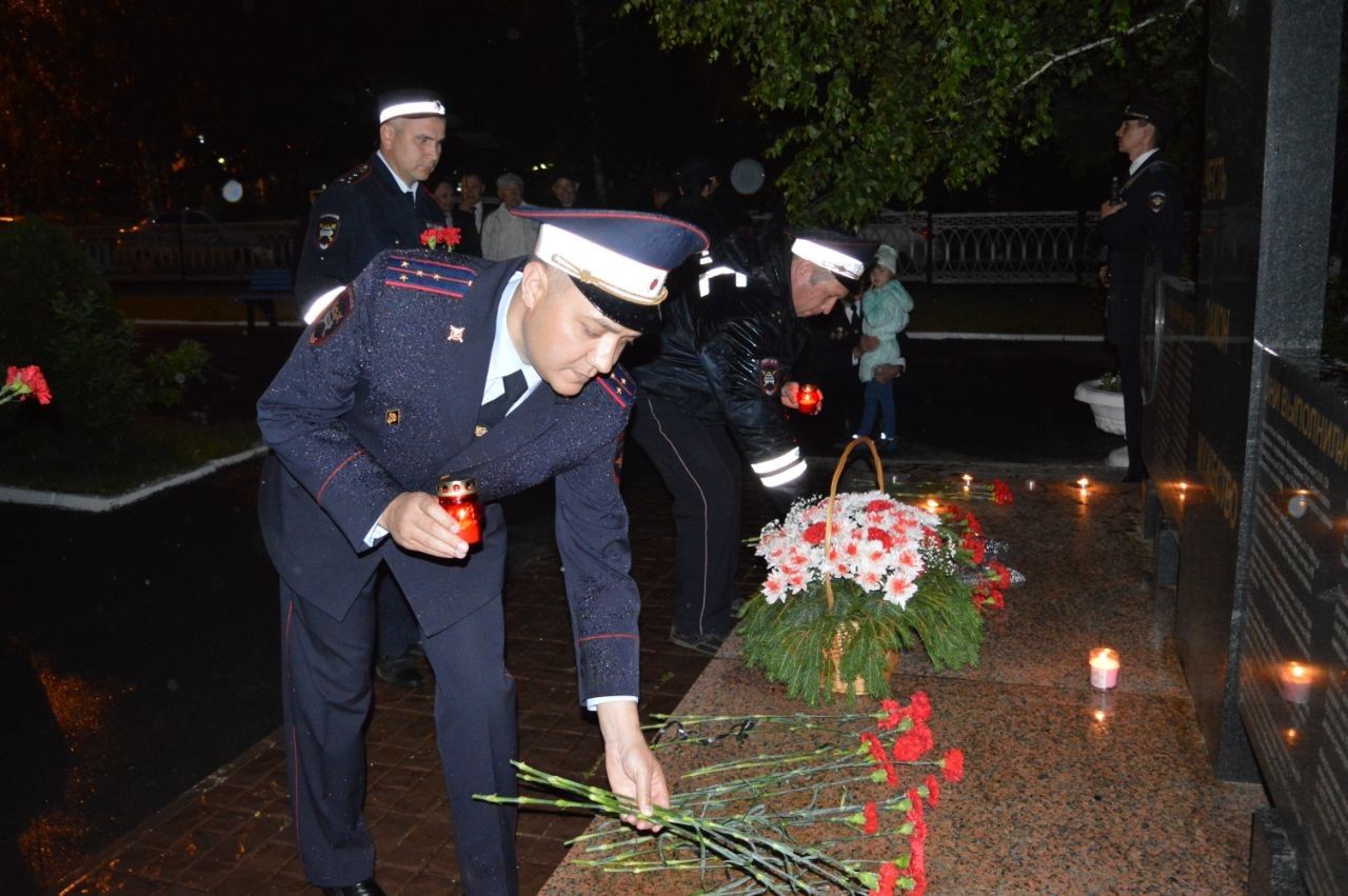 Альметьевские полицейские присоединились к всероссийской акции «Свеча памяти»