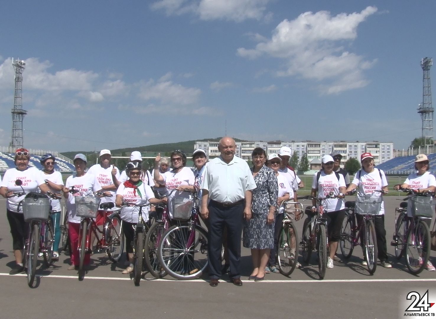 Альметьевские пенсионеры сели на велосипеды